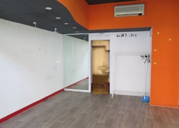 Shop Via Guglielmo Marconi, 5, Bologna (neighborhood Centro Storico) - photo 4