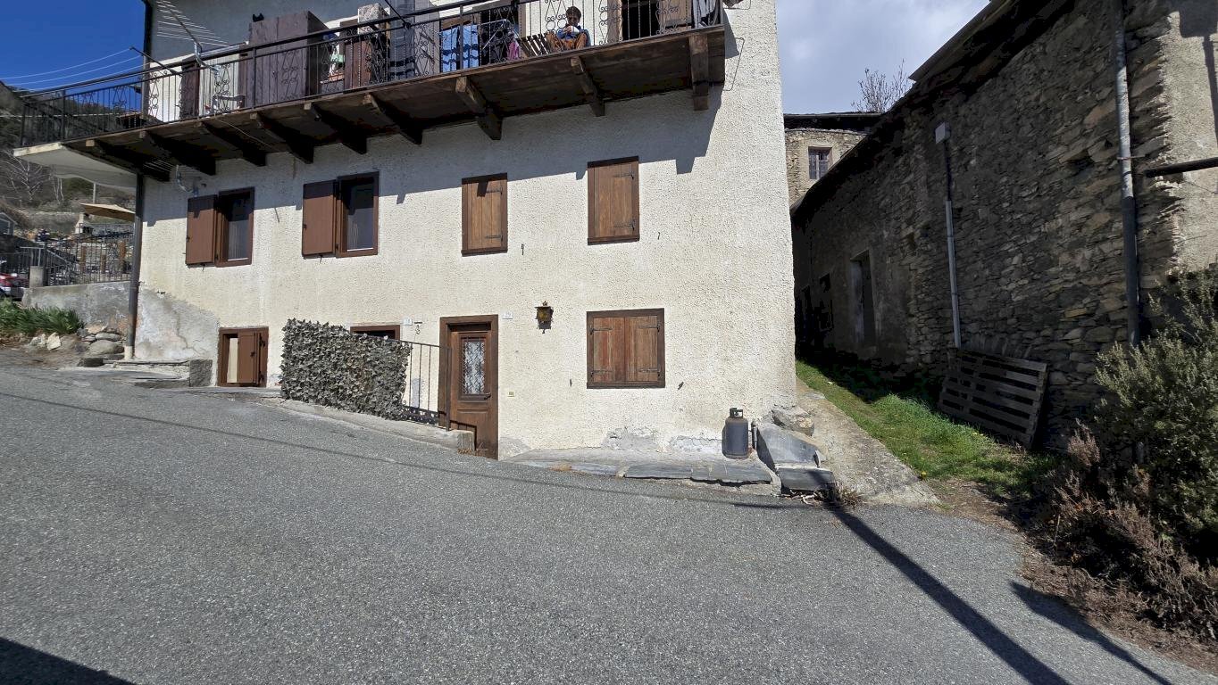 Bilocale Località Champretavy, 3, Saint-Pierre - foto 2