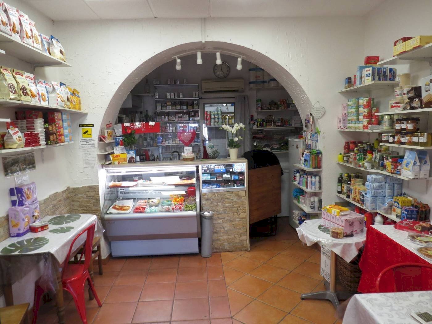 Bar - Tabacchi - Ricevitoria Via Sant'Ugo, Genova (zona Lagaccio) - foto 1