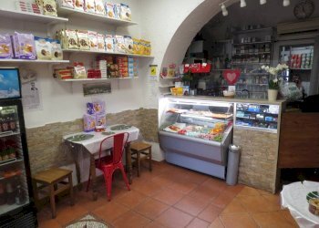 Bar - Tabacchi - Ricevitoria Via Sant'Ugo, Genova (zona Lagaccio) - foto 2