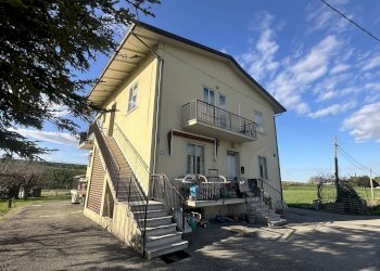 Facciata - Villa Bifamiliare San Prospero, 136 A, Imola - foto 1