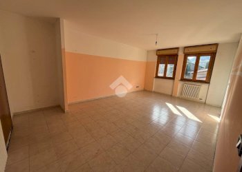 Appartamento Via Giuseppe Verdi, Ivrea - foto 4