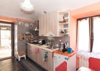 Three-room apartment Via Torino, San Francesco al Campo - photo 1