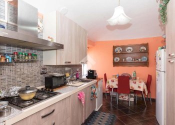 Three-room apartment Via Torino, San Francesco al Campo - photo 2