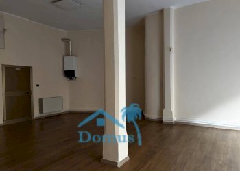 Foto 3 - Locale Commerciale Via Buniva
 
13, Pinerolo - foto 3