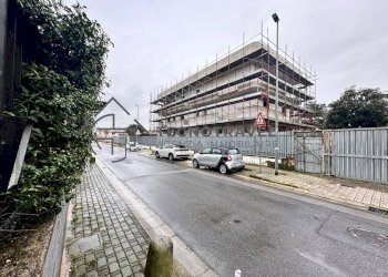 Foto 2 - Locale Commerciale via pietro colletta
 
27, Casavatore - foto 2