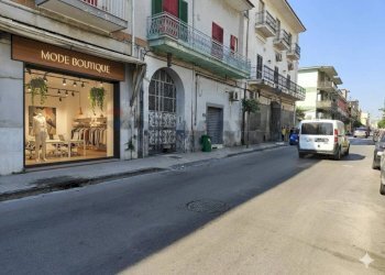 Edificio all\'aperto - Locale Commerciale via Antonio Locatelli
 
76/78, Casavatore - foto 1