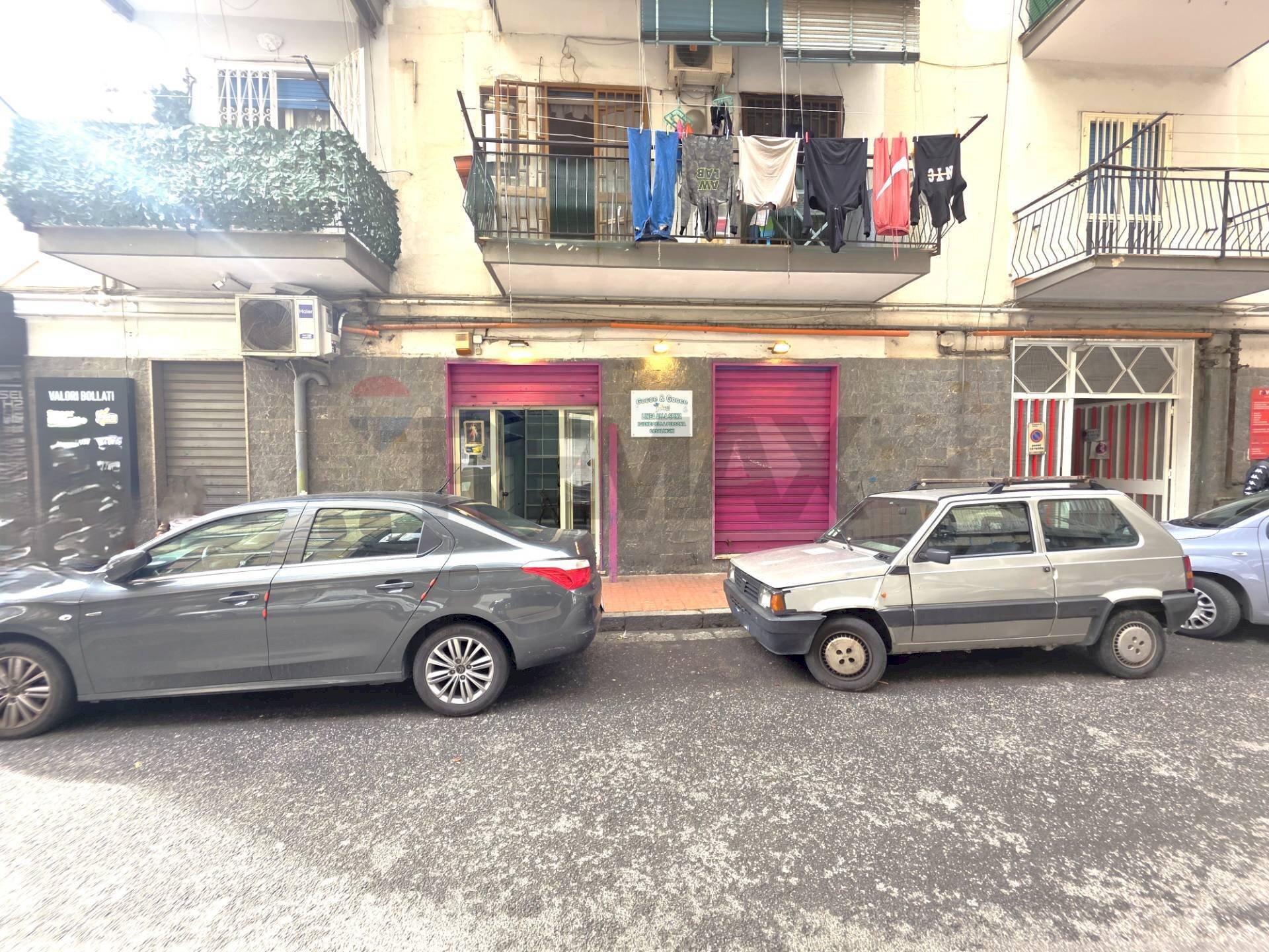 Edificio all\'aperto - Shop via Cupa Fosso Del Lupo
 
146, Napoli - photo 1