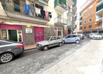 Edificio all\'aperto - Negozio via Cupa Fosso Del Lupo
 
146, Napoli - foto 2