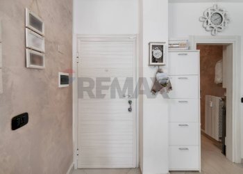 Hall / corridoio - Trilocale VIA BREMBO
 
3, Monza - foto 4