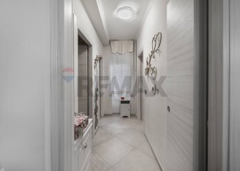 Hall / corridoio - Trilocale VIA BREMBO
 
3, Monza - foto 13