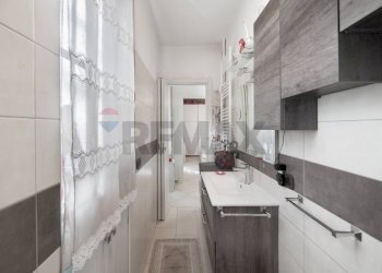Bagno - Trilocale VIA BREMBO
 
3, Monza - foto 18