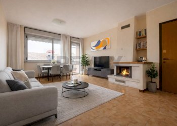 Sala da pranzo - Quadrilocale Varese - foto 1