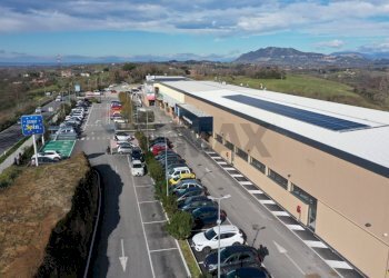 Edificio all\'aperto - Locale Commerciale Via Flaminia
 
8, Rignano Flaminio - foto 12