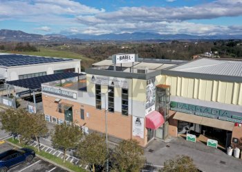 Edificio all\'aperto - Locale Commerciale Via Flaminia
 
8, Rignano Flaminio - foto 14