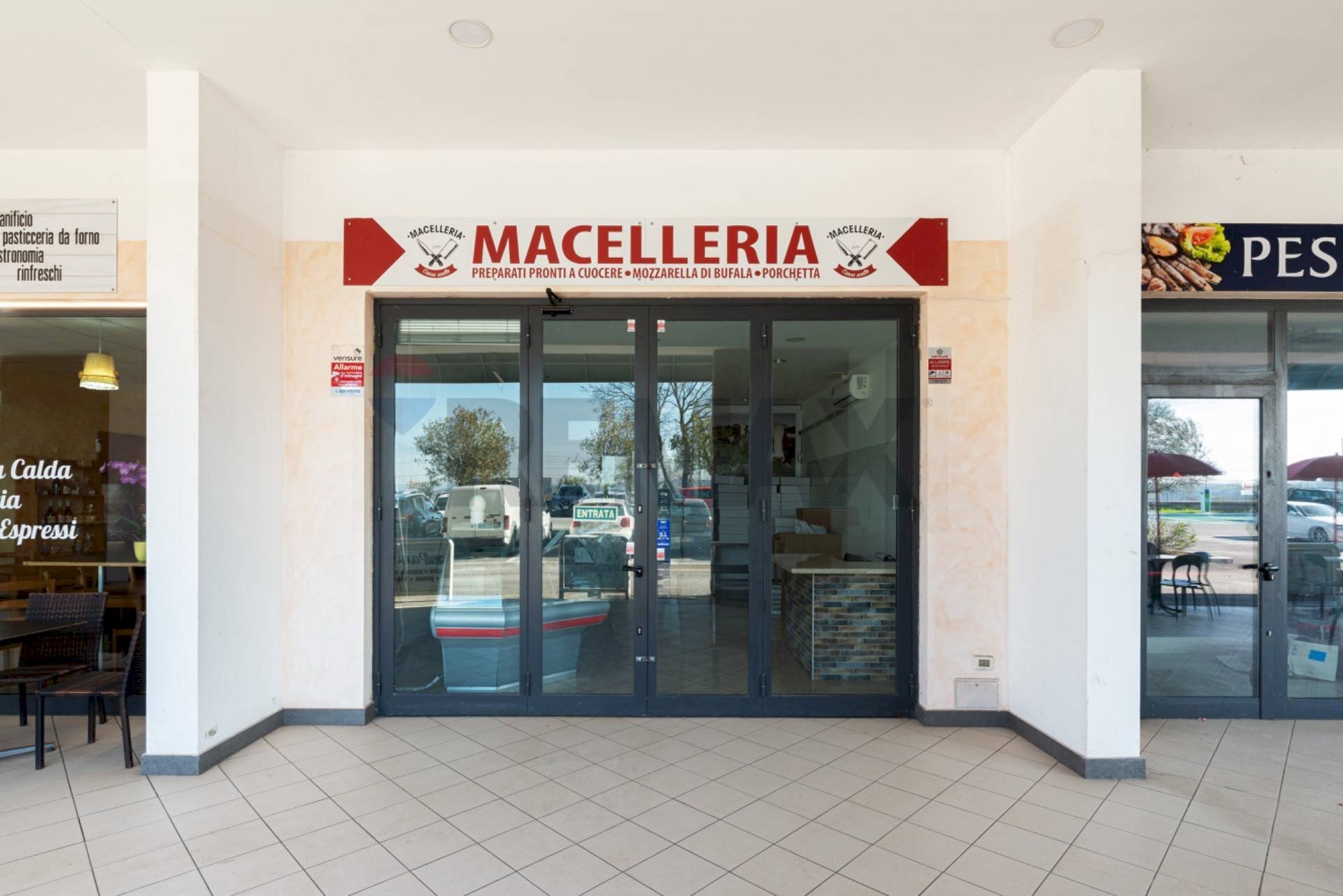 Ricezione / Lobby - Locale Commerciale Via Flaminia
 
8, Rignano Flaminio - foto 1