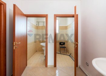 Hall / corridoio - Locale Commerciale Via Flaminia
 
8, Rignano Flaminio - foto 21