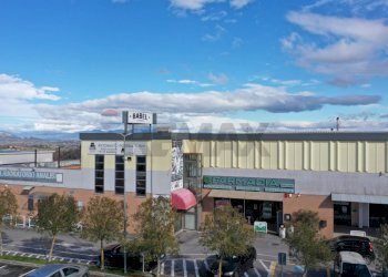 Edificio all\'aperto - Locale Commerciale Via Flaminia
 
8, Rignano Flaminio - foto 4