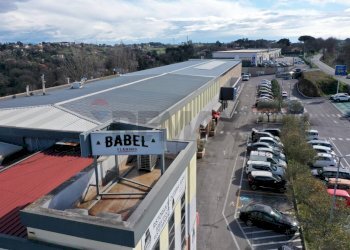 Edificio all\'aperto - Locale Commerciale Via Flaminia
 
8, Rignano Flaminio - foto 8