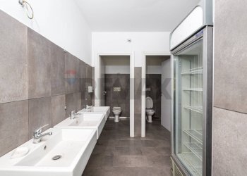 Bagno - Locale Commerciale Via Flaminia
 
8, Rignano Flaminio - foto 36