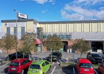 Edificio all\'aperto - Locale Commerciale Via Flaminia
 
8, Rignano Flaminio - foto 6