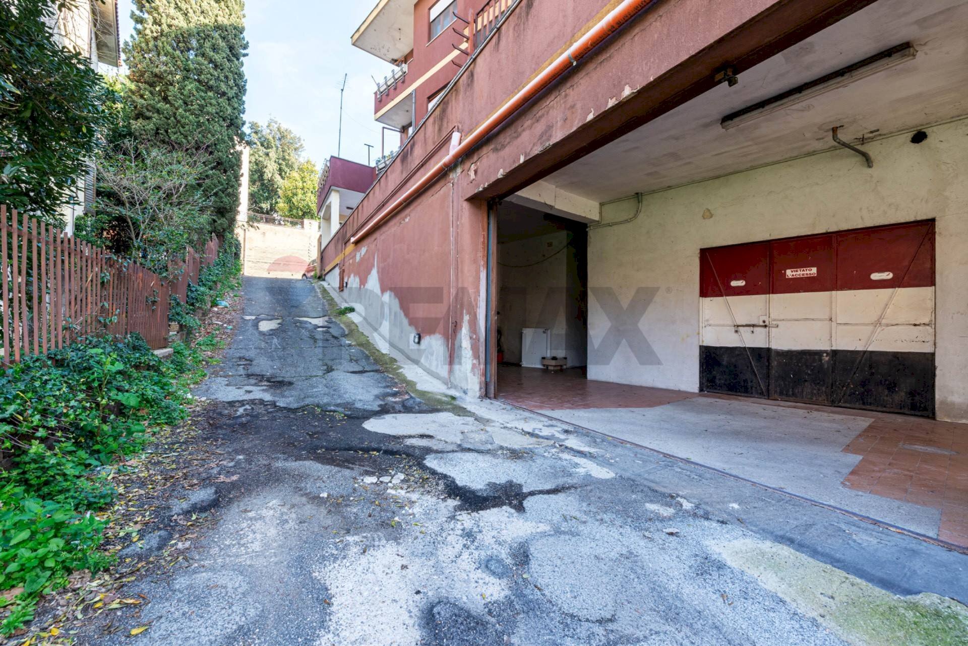 Edificio all\'aperto - Locale Commerciale Via Roncacci
 
1, Morlupo - foto 1