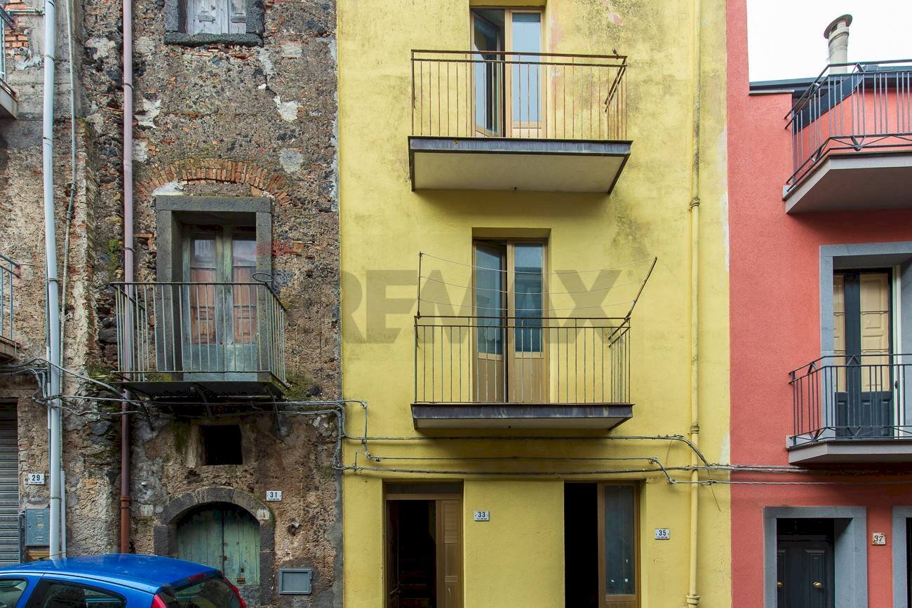 Edificio all\'aperto - Independent house via fontana
 
33, Randazzo - photo 1