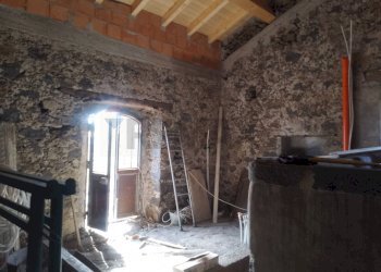 Stanza vuota - Terreno edificabile Via Costantini
 
sn, Sant'Alfio - foto 14