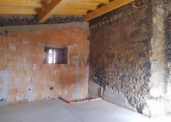 Stanza vuota - Terreno edificabile Via Costantini
 
sn, Sant'Alfio - foto 22