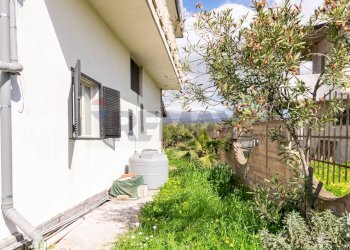 Giardino - Trilocale Via Danubio
 
42, Belpasso - foto 14