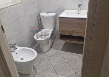 Bagno - Monolocale Pietro Novelli
 
117, Catania - foto 9