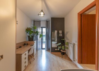 Hall / corridoio - Casa semi indipendente via ronco mandre
 
26, Caltagirone - foto 7