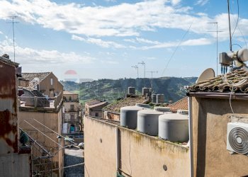 Edificio all\'aperto - Casa semi indipendente via ronco mandre
 
26, Caltagirone - foto 22
