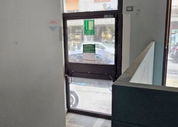 Stanza vuota - Attività Commerciale Via XXVII Luglio
 
38, Messina - foto 7