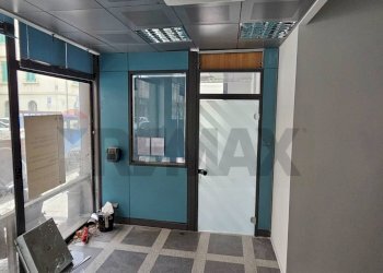 Ricezione / Lobby - Attività Commerciale Via XXVII Luglio
 
38, Messina - foto 9