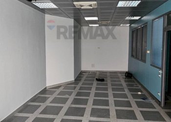 Parcheggio - Attività Commerciale Via XXVII Luglio
 
38, Messina - foto 16