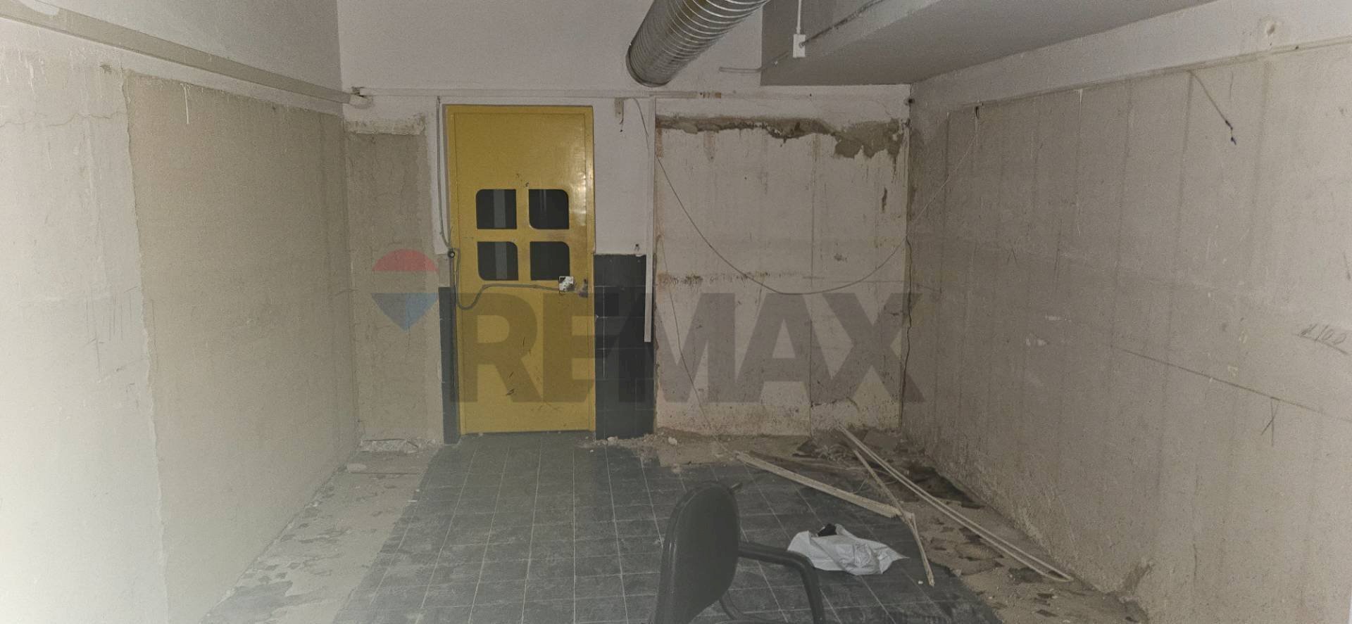 Stanza vuota - Locale Commerciale Via XXVII Luglio
 
38, Messina - foto 3