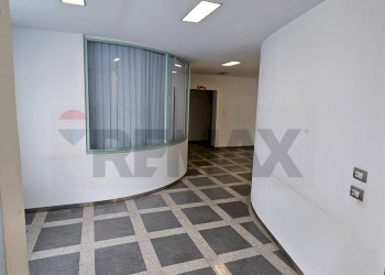 Hall / corridoio - Locale Commerciale Via XXVII Luglio
 
38, Messina - foto 15