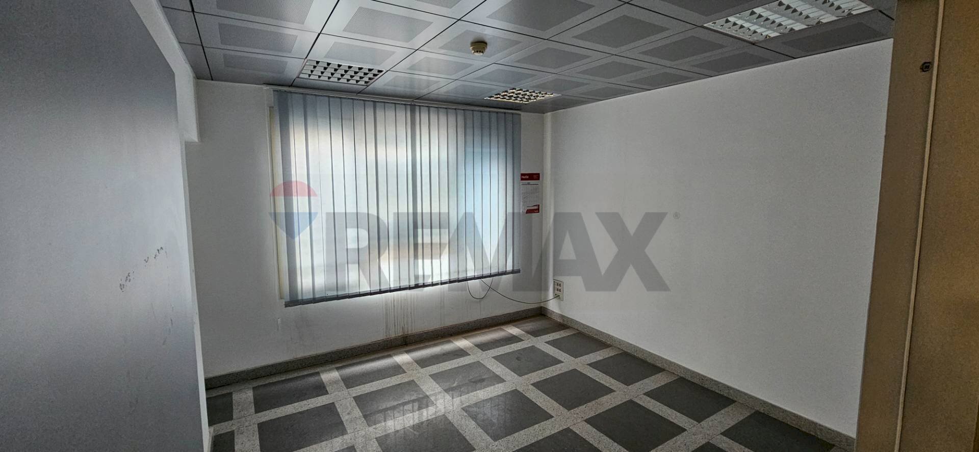 Stanza vuota - Attività Commerciale Via XXVII Luglio
 
38, Messina - foto 3