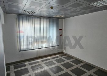 Stanza vuota - Attività Commerciale Via XXVII Luglio
 
38, Messina - foto 3