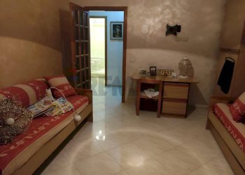 Soggiorno - Quadrilocale via Croce
 
100, Aci Catena - foto 3