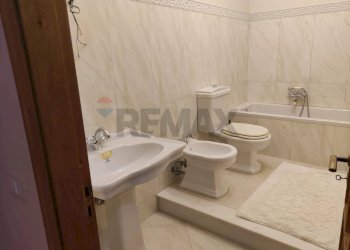 Bagno - Quadrilocale via Croce
 
100, Aci Catena - foto 6