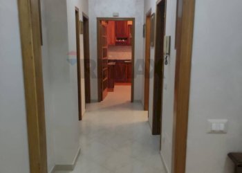 Hall / corridoio - Quadrilocale via Croce
 
100, Aci Catena - foto 9