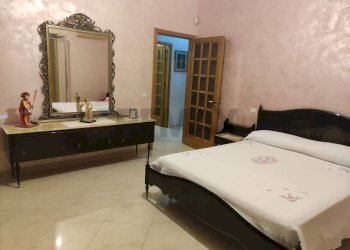 Camera / camera da letto - Quadrilocale via Croce
 
100, Aci Catena - foto 11