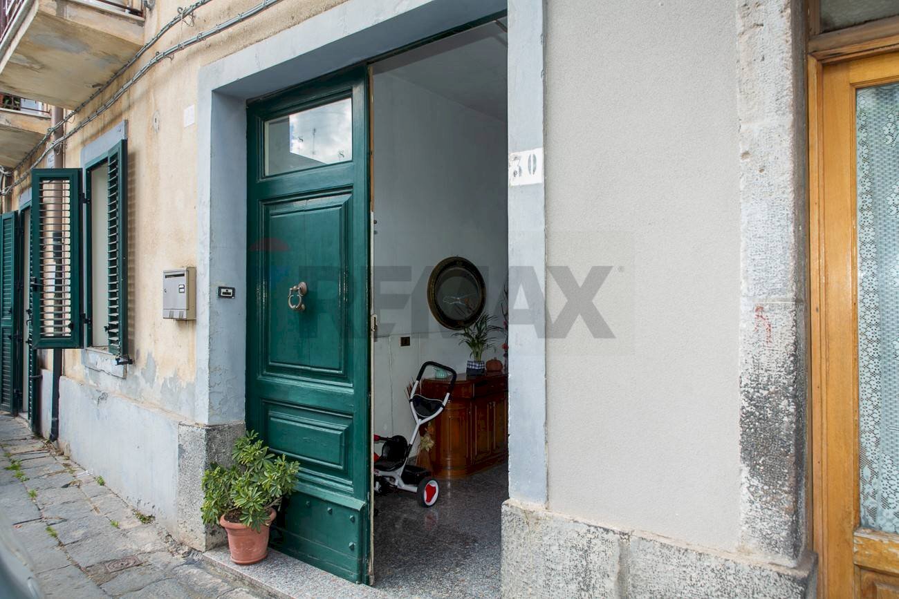 Terrazza - Semi-detached house Piazzale San Martino
 
29/30, Randazzo - photo 2