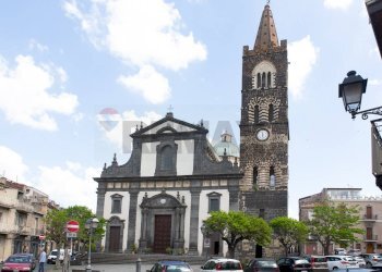 Edificio all\'aperto - Semi-detached house Piazzale San Martino
 
29/30, Randazzo - photo 3