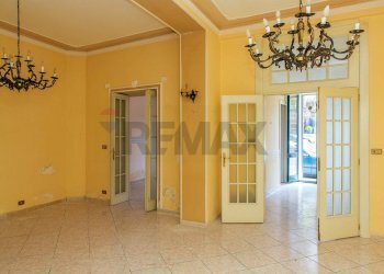 Stanza vuota - Semi-detached house Piazzale San Martino
 
29/30, Randazzo - photo 5