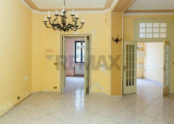 Stanza vuota - Semi-detached house Piazzale San Martino
 
29/30, Randazzo - photo 6