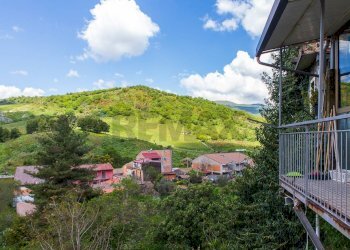 Vista delle montagne - Semi-detached house Piazzale San Martino
 
29/30, Randazzo - photo 17