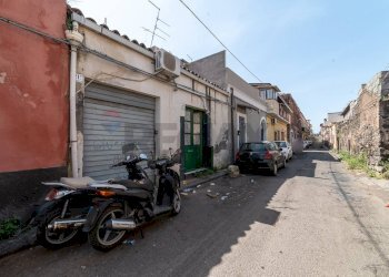 Edificio all\'aperto - Casa indipendente Via Testulla, Catania - foto 6